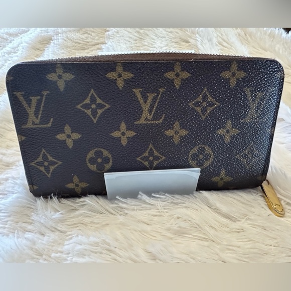 Louis Vuitton Handbags - Louis Vuitton Monogram Zippy Long Wallet- Excellent condition with FULL INCL